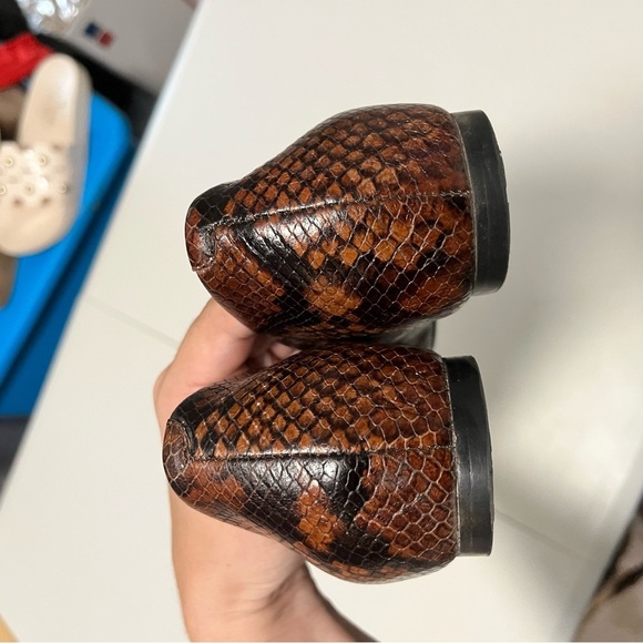 Banana Republic Leather Pointed Toe Flats Nutmeg Snake 8.5 - Picture 4 of 10